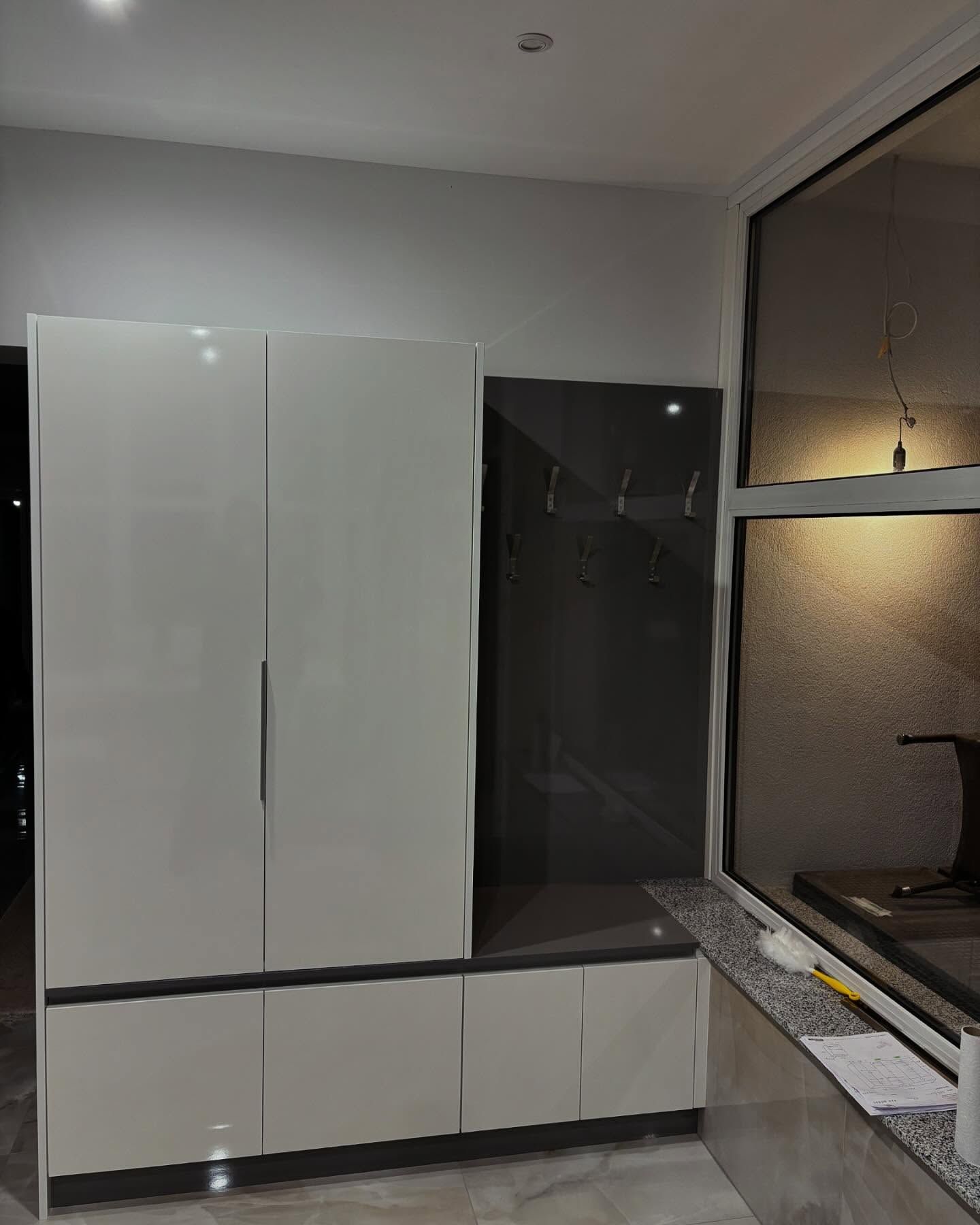 Einbauschrank Hochglanz — Bild 1