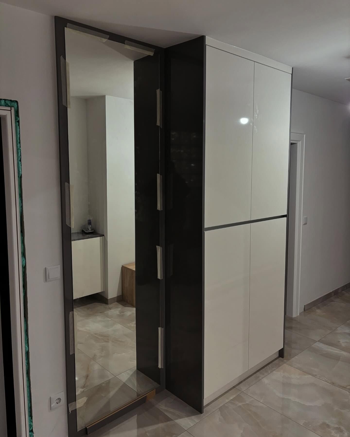 Einbauschrank Hochglanz — Bild 2