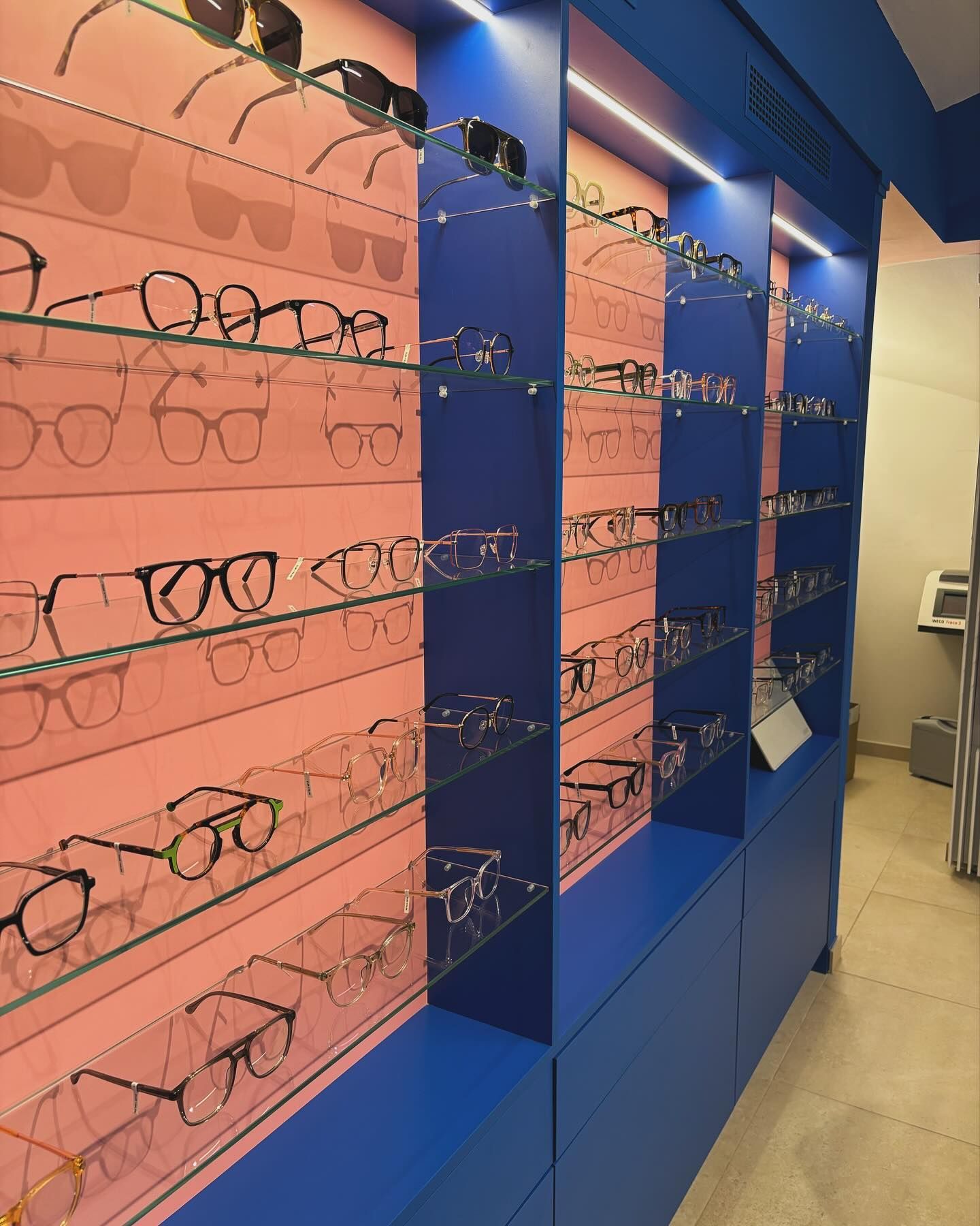 Optik-Geschäft — Einrichtung — Bild 3