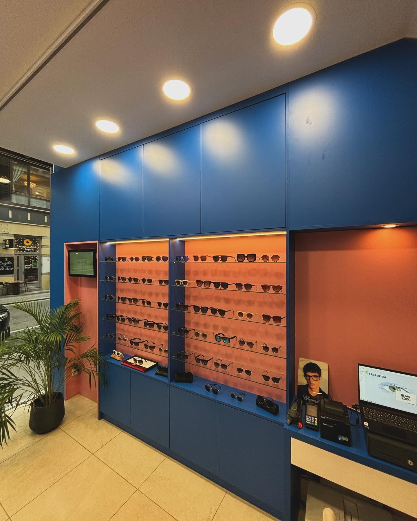Optik-Geschäft — Einrichtung — Bild 4
